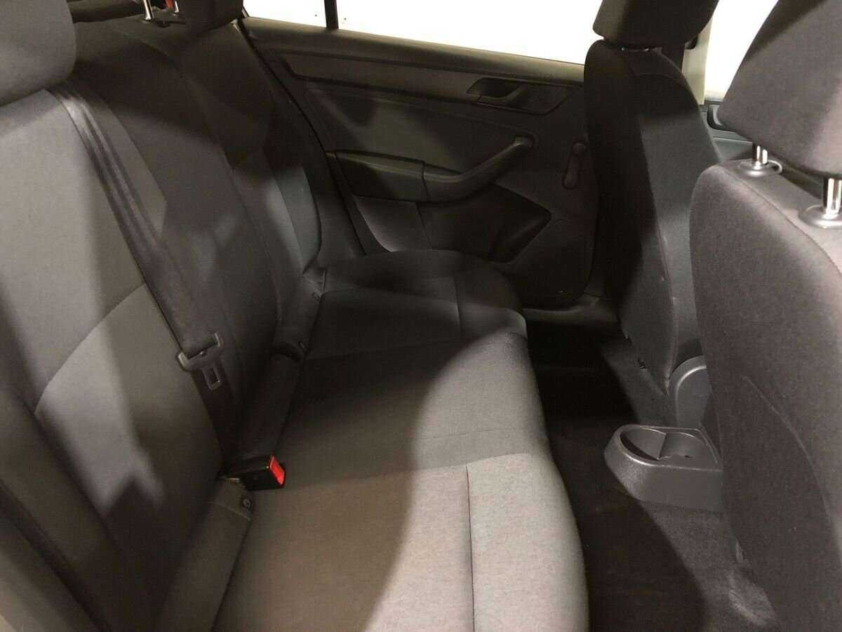 Skoda Rapid 2015 года с пробегом. Фото: #10