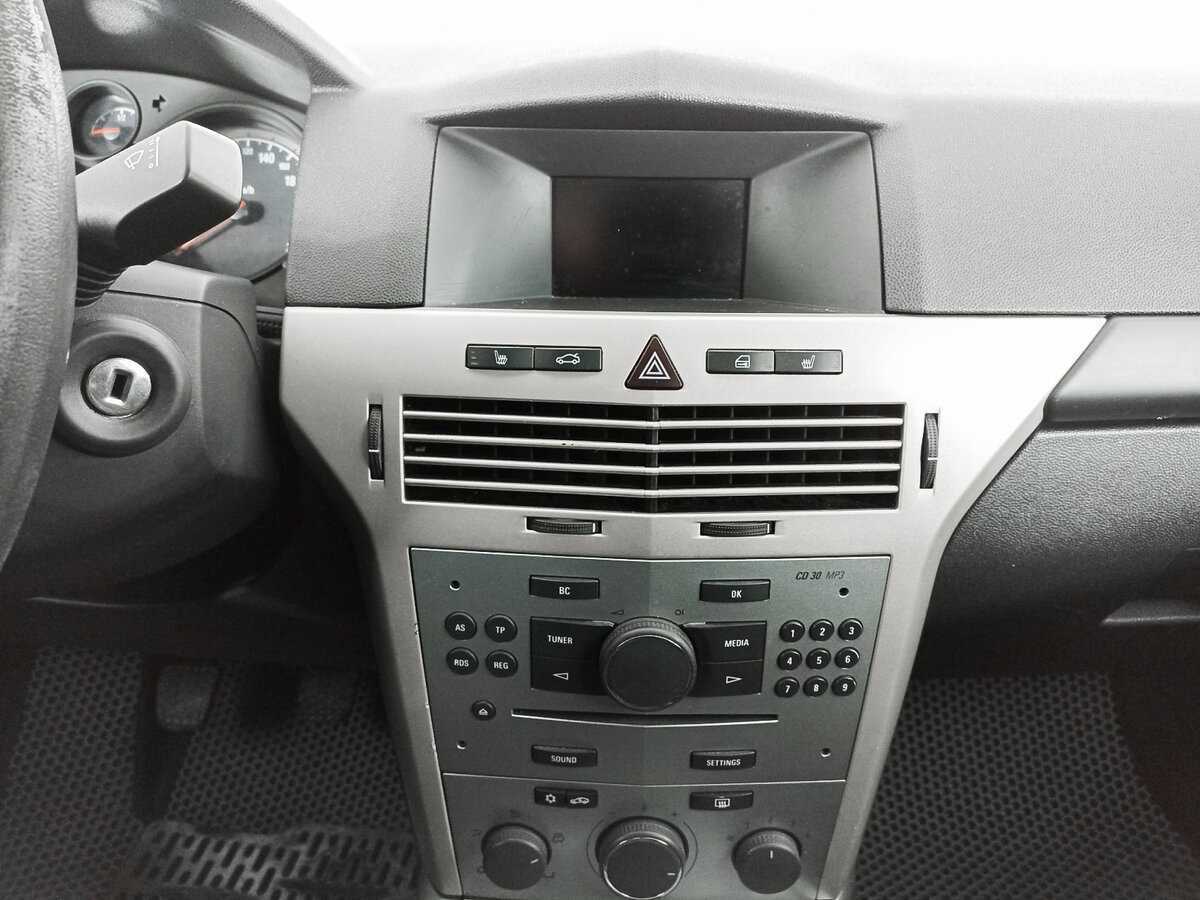 Opel Astra 2013 года с пробегом. Фото: #12