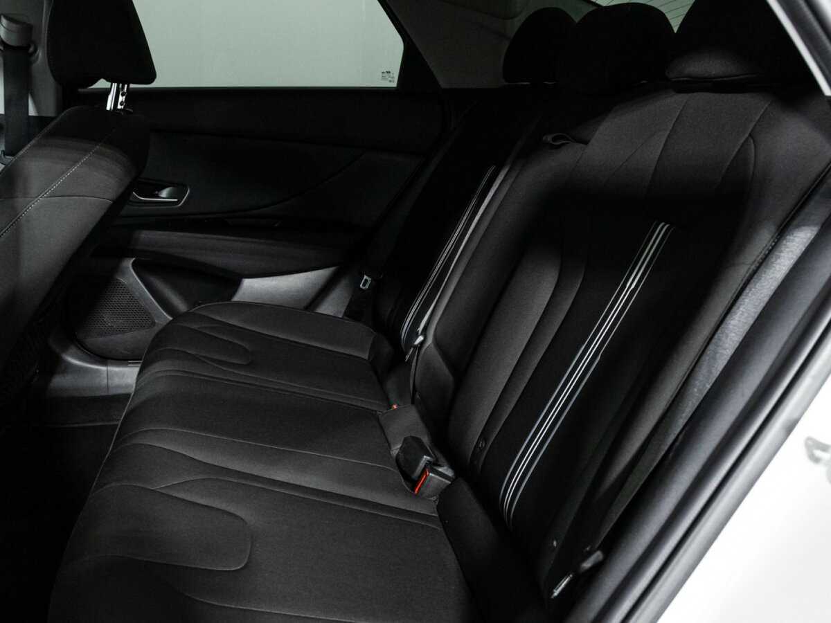 Hyundai Elantra 2021 года с пробегом. Фото: #9