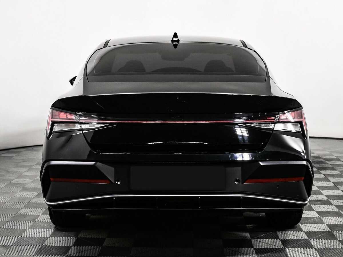 Hyundai Elantra 2024 года с пробегом. Фото: #5