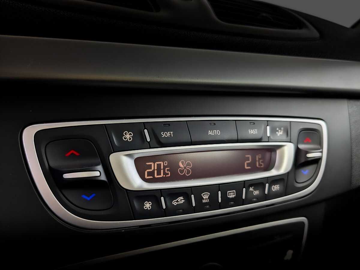 Renault Fluence 2012 года с пробегом. Фото: #20