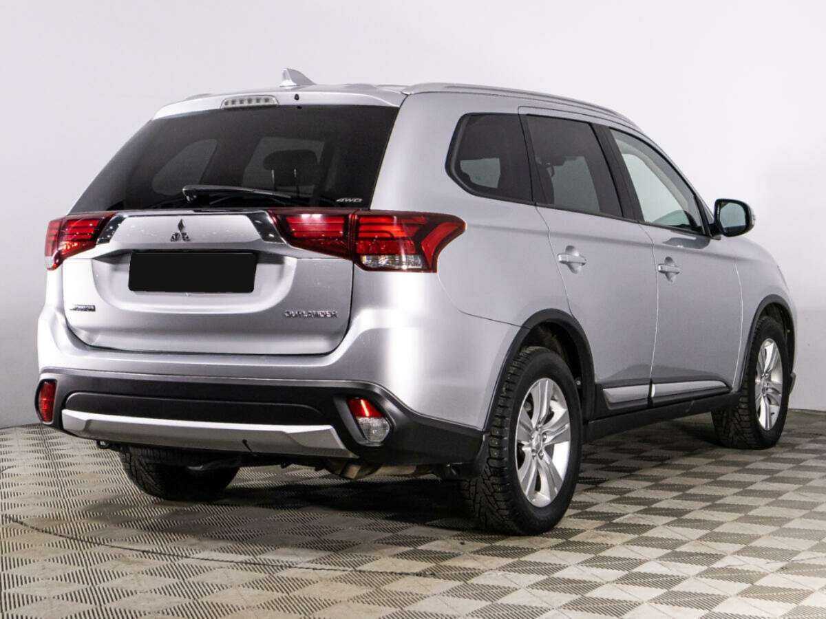 Mitsubishi Outlander 2017 года с пробегом. Фото: #4