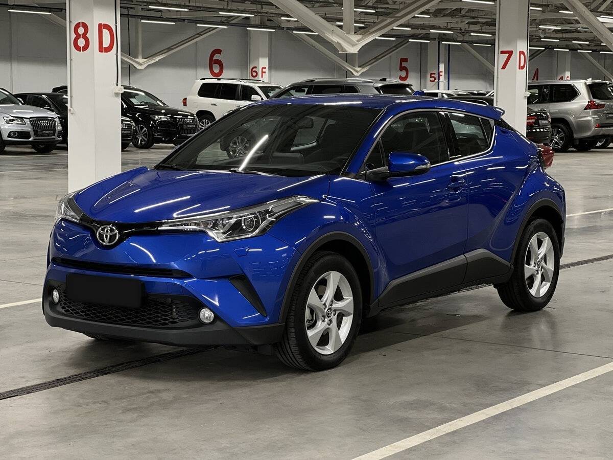 Toyota C-HR 2019 года с пробегом. Посмотреть фото