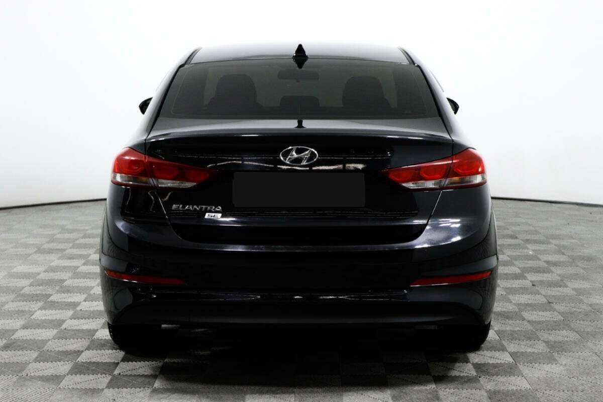 Hyundai Elantra 2018 года с пробегом. Фото: #5