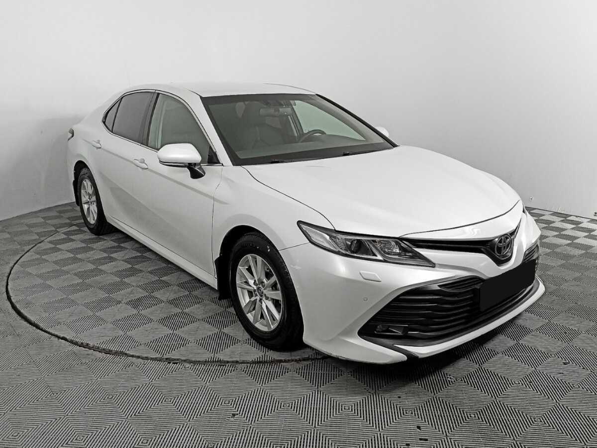 Toyota Camry 2019 года с пробегом. Фото: #2