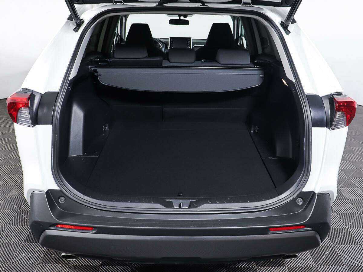 Toyota RAV4 2020 года с пробегом. Фото: #8