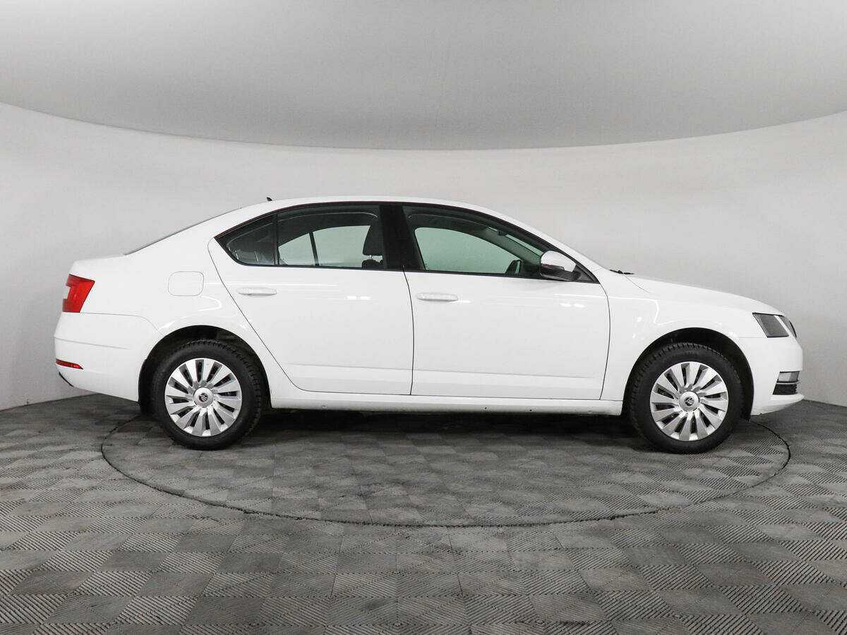 Skoda Octavia 2018 года с пробегом. Фото: #3