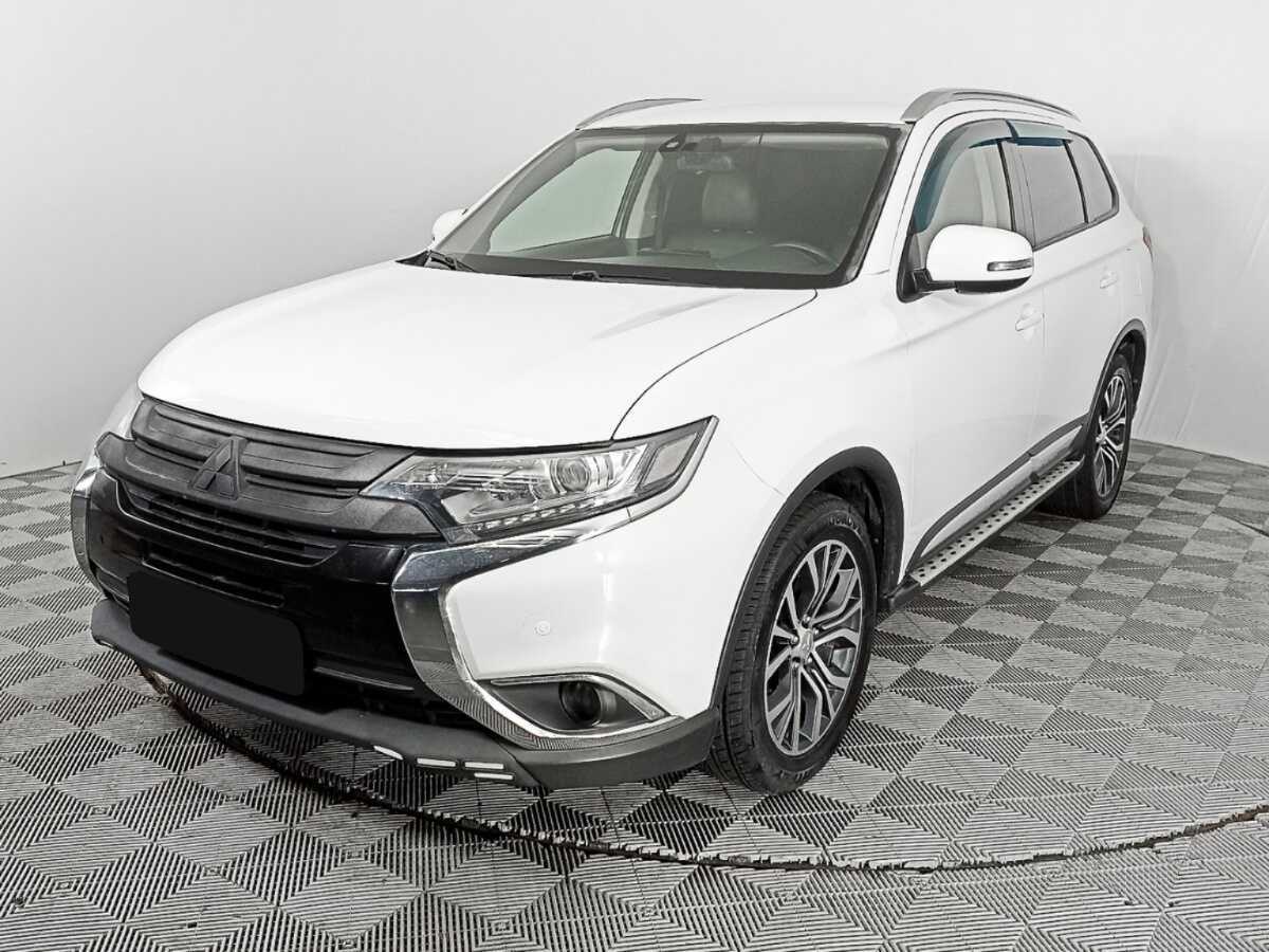 Mitsubishi Outlander 2018 года с пробегом. Посмотреть фото