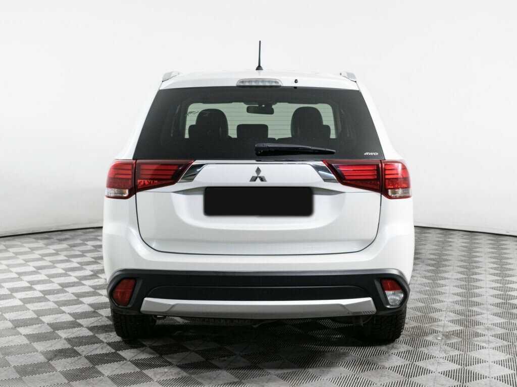 Mitsubishi Outlander 2015 года с пробегом. Фото: #4
