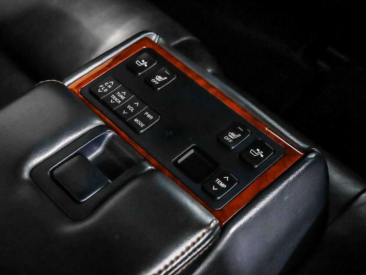 Toyota Camry 2012 года с пробегом. Фото: #14