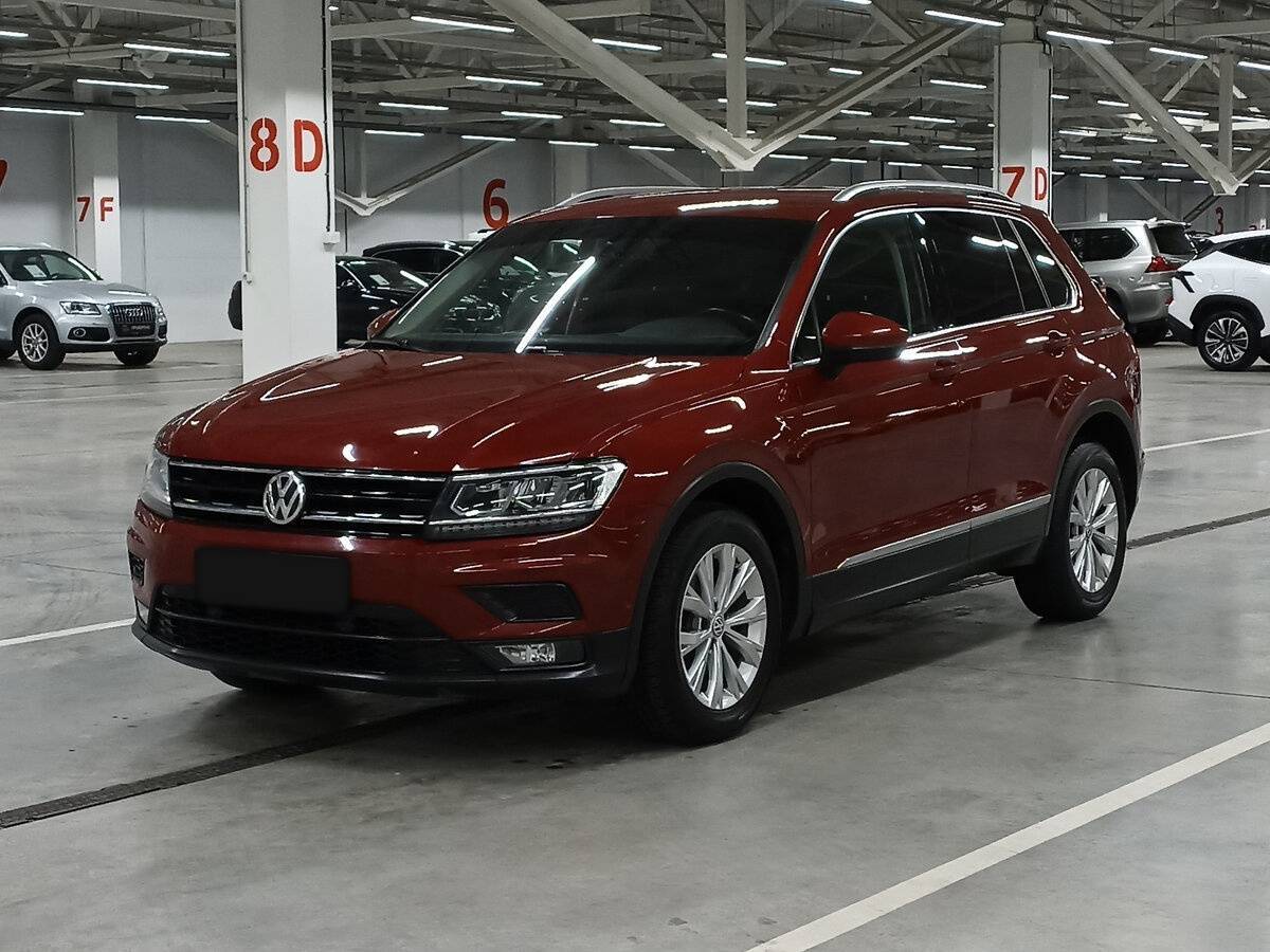 Volkswagen Tiguan 2018 года с пробегом. Посмотреть фото