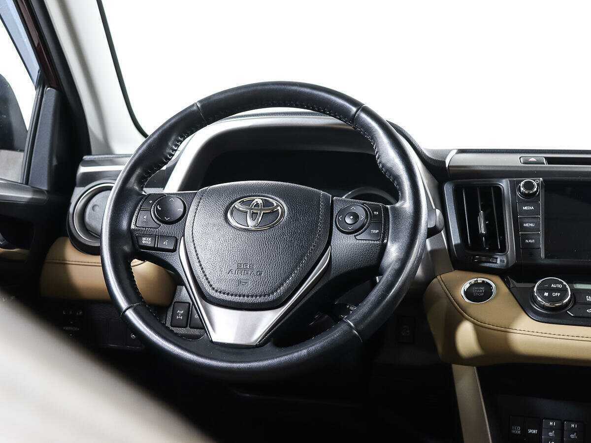 Toyota RAV4 2018 года с пробегом. Фото: #12
