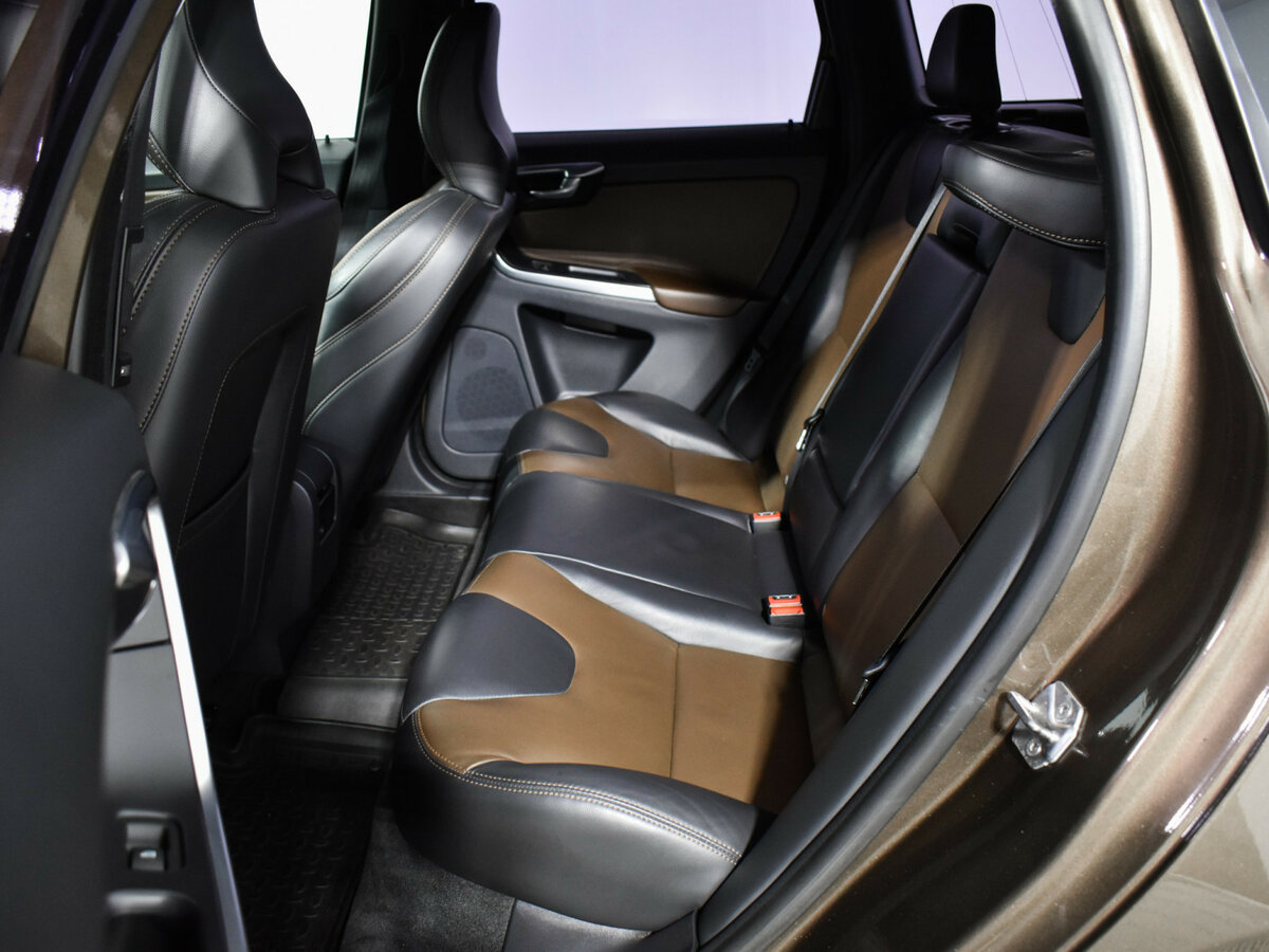 Volvo XC60 2017 года с пробегом. Фото: #9