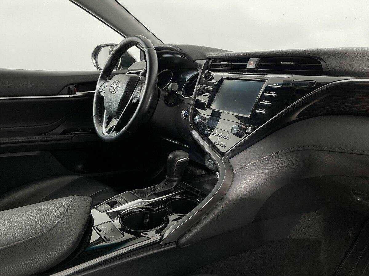 Toyota Camry 2019 года с пробегом. Фото: #6
