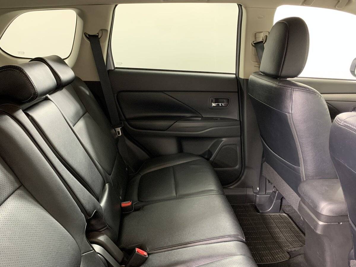 Mitsubishi Outlander 2013 года с пробегом. Фото: #16