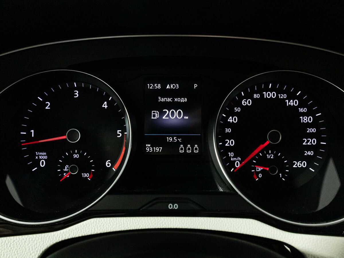 Volkswagen Passat 2018 года с пробегом. Фото: #11