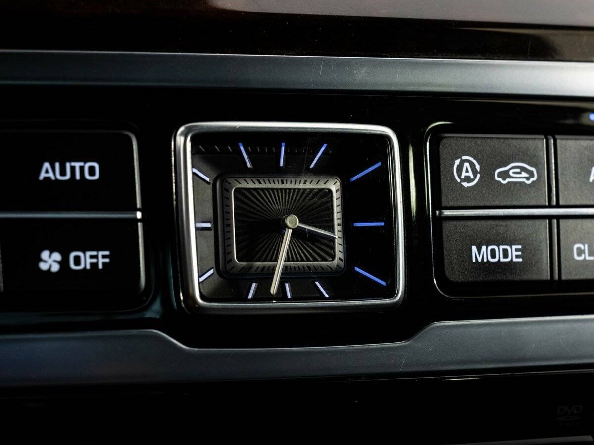 Hyundai Equus 2015 года с пробегом. Фото: #17