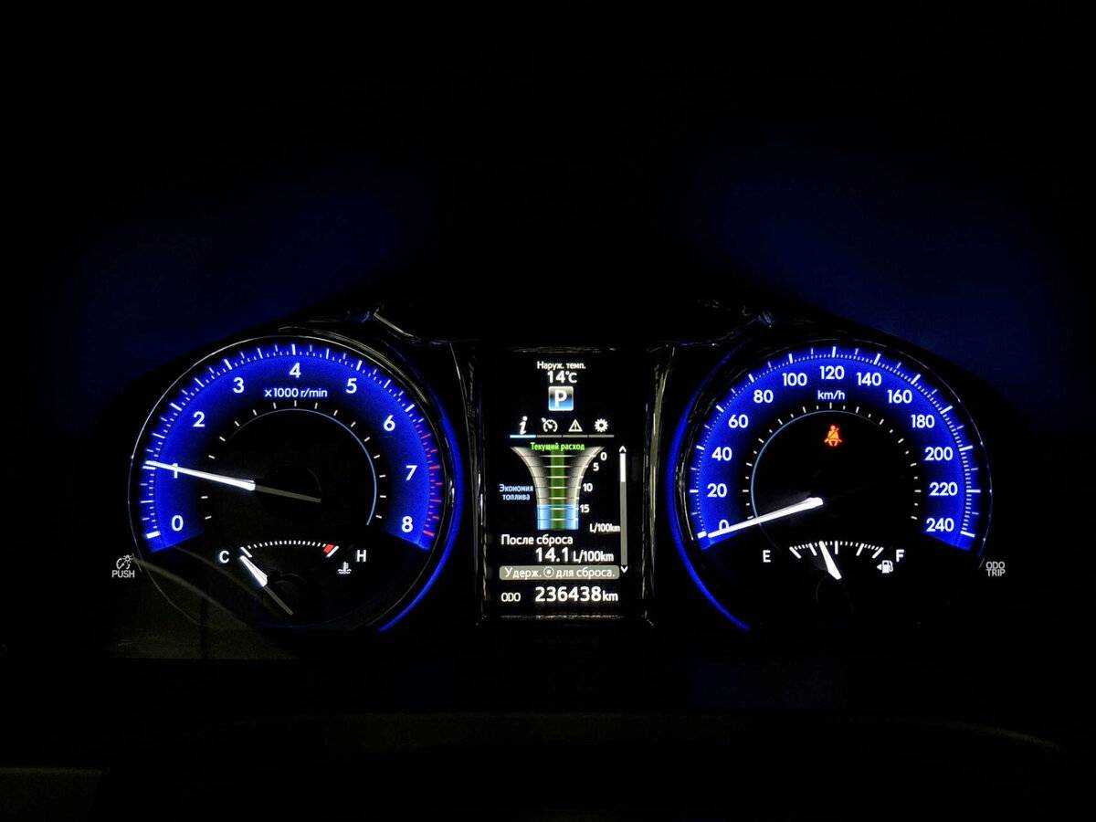 Toyota Camry 2015 года с пробегом. Фото: #11