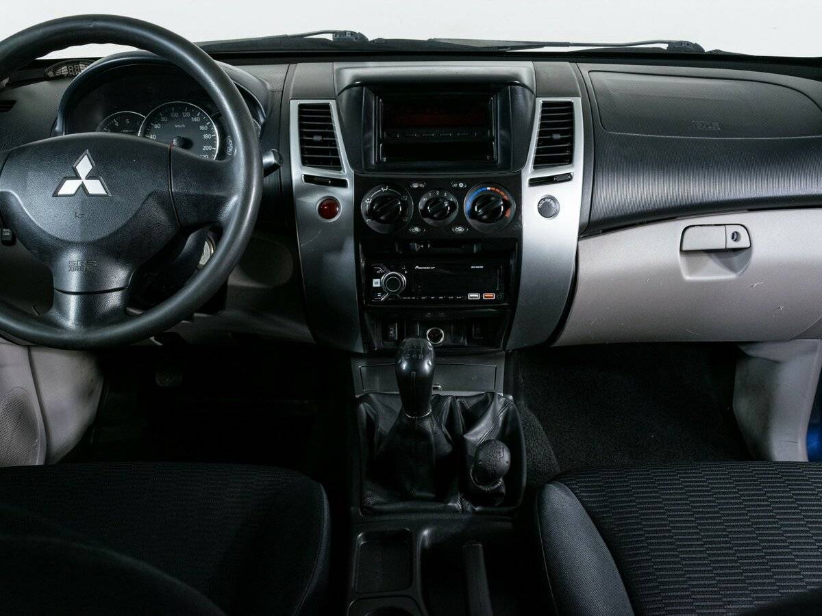 Mitsubishi Pajero Sport 2012 года с пробегом. Фото: #10