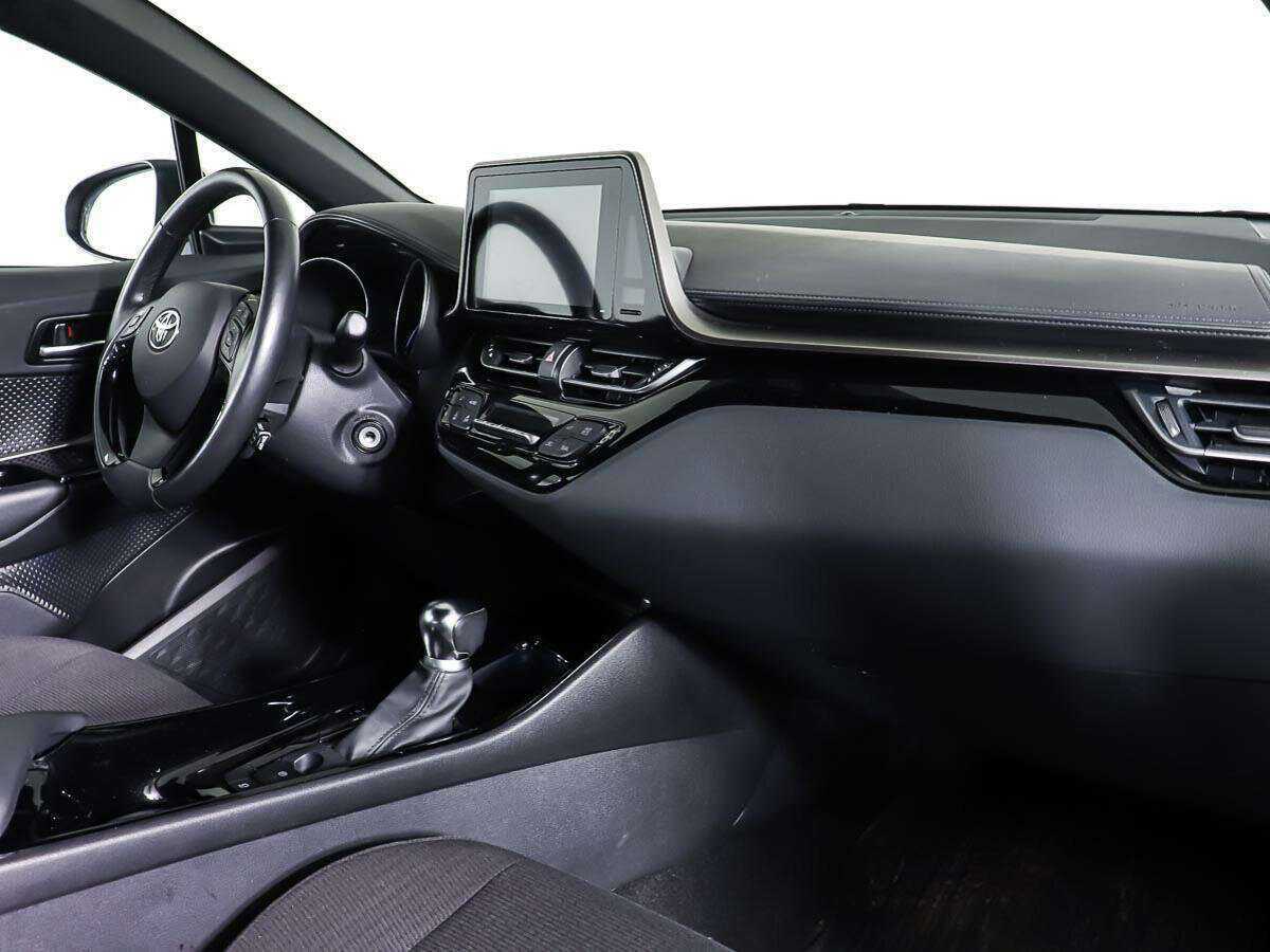 Toyota C-HR 2019 года с пробегом. Фото: #8