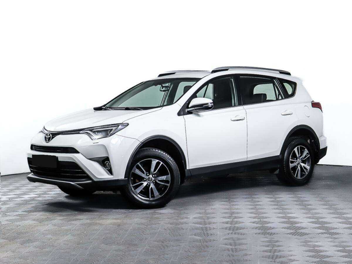 Toyota RAV4 2018 года с пробегом. Посмотреть фото