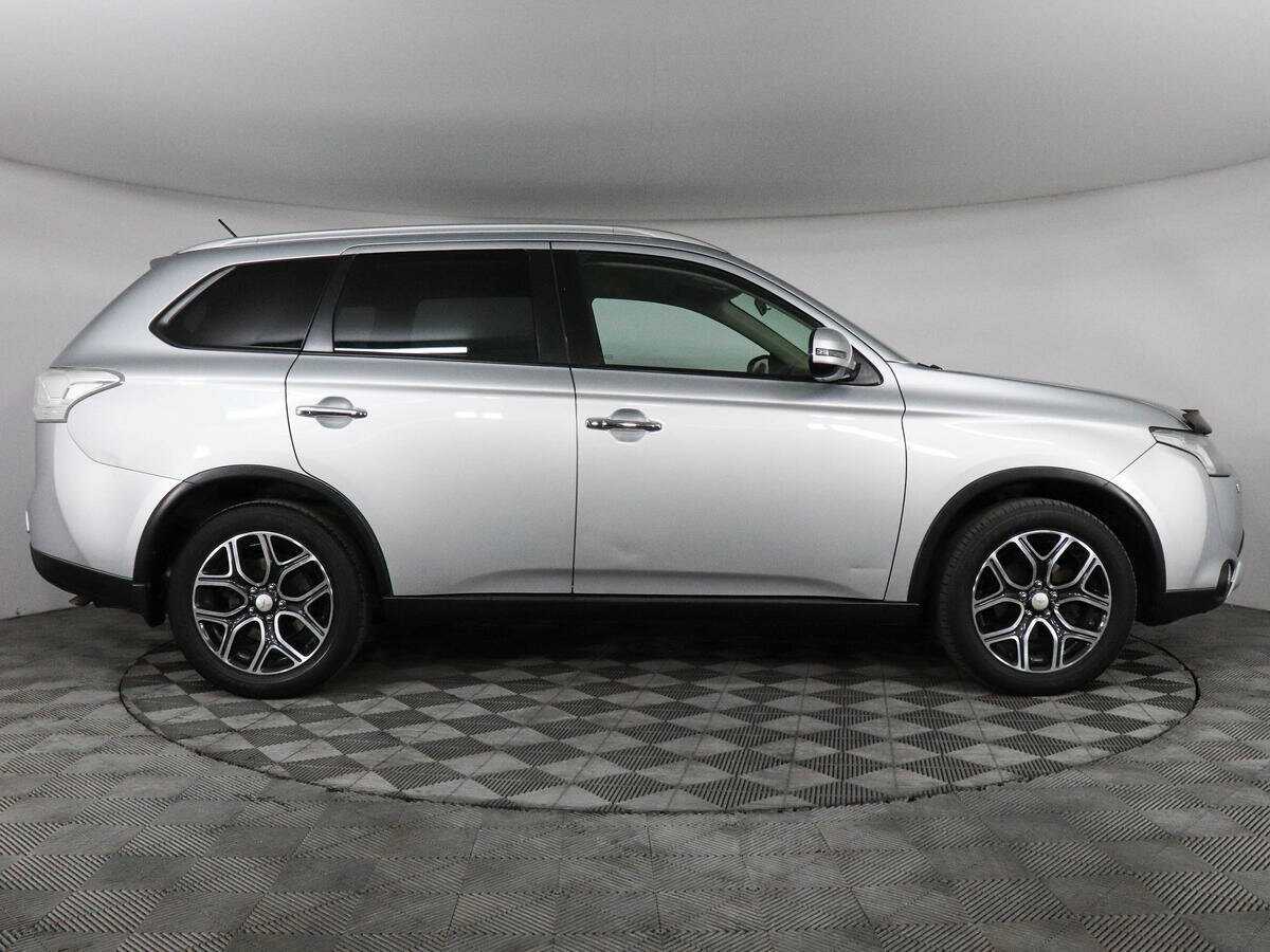 Mitsubishi Outlander 2014 года с пробегом. Фото: #3