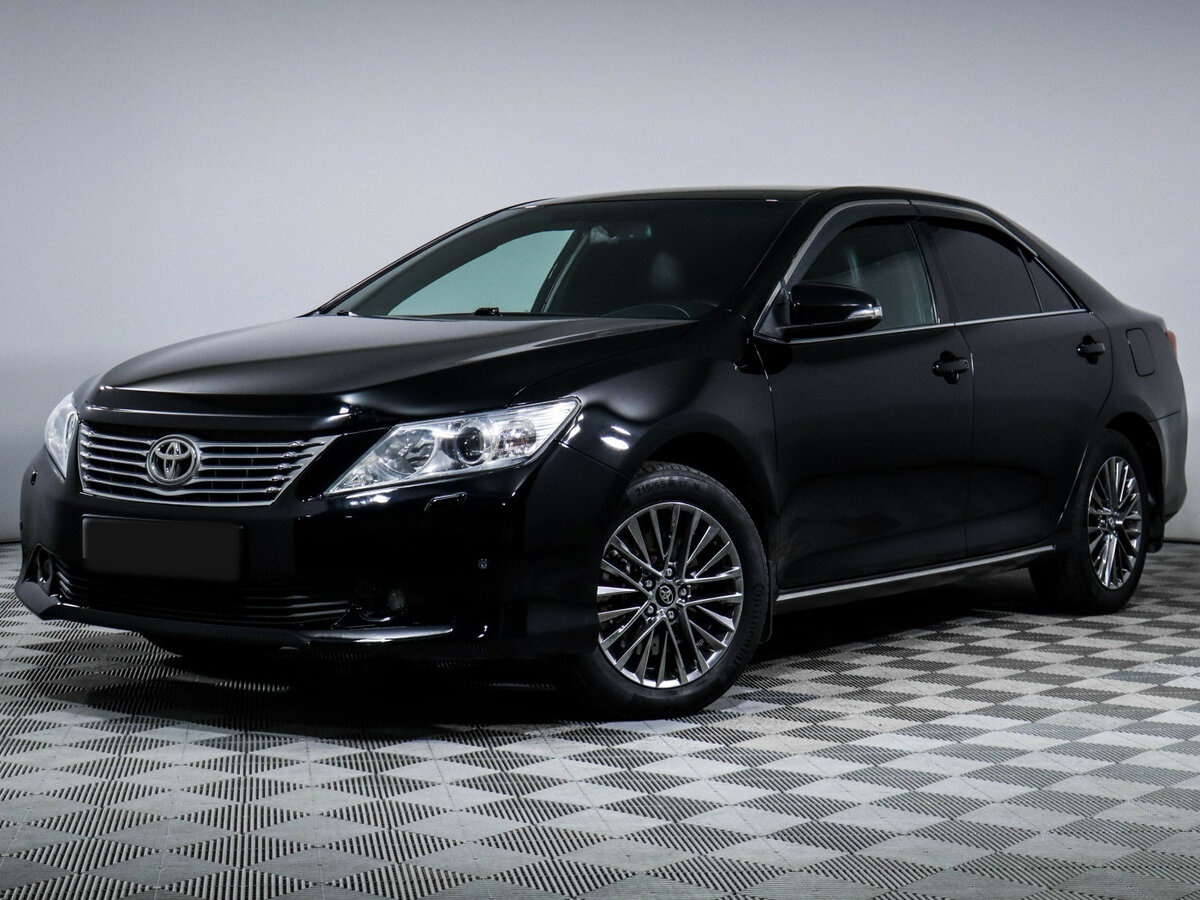 Toyota Camry 2014 года с пробегом. Посмотреть фото