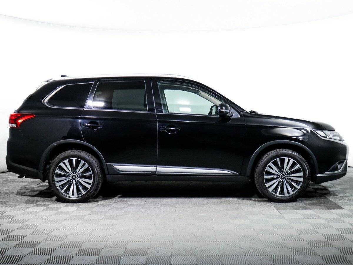 Mitsubishi Outlander 2019 года с пробегом. Фото: #3