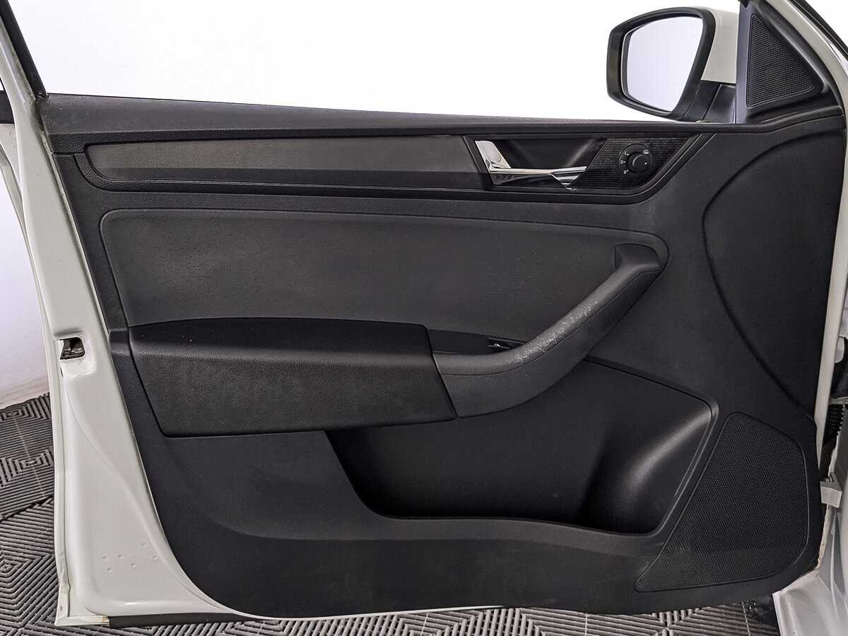 Skoda Rapid 2017 года с пробегом. Фото: #17