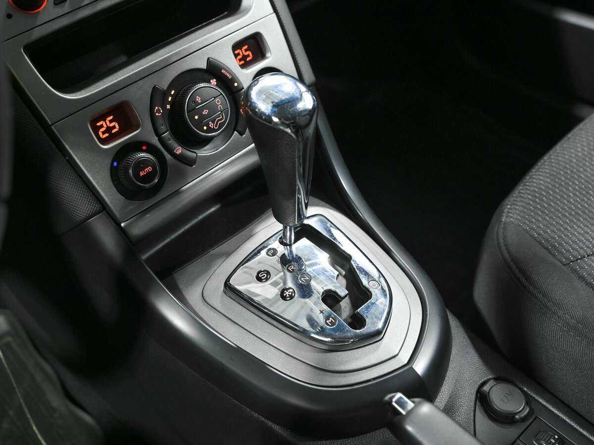 Peugeot 408 2012 года с пробегом. Фото: #8