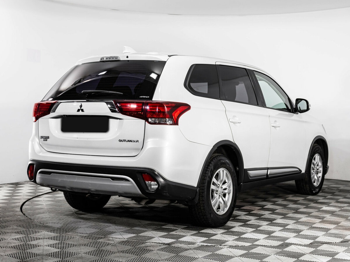 Mitsubishi Outlander 2018 года с пробегом. Фото: #4