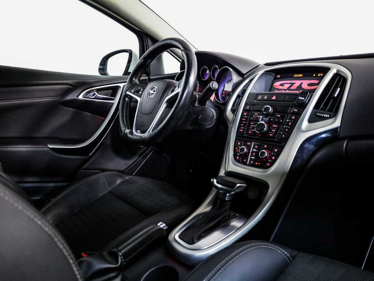 Opel Astra 2012 года с пробегом. Фото: #7