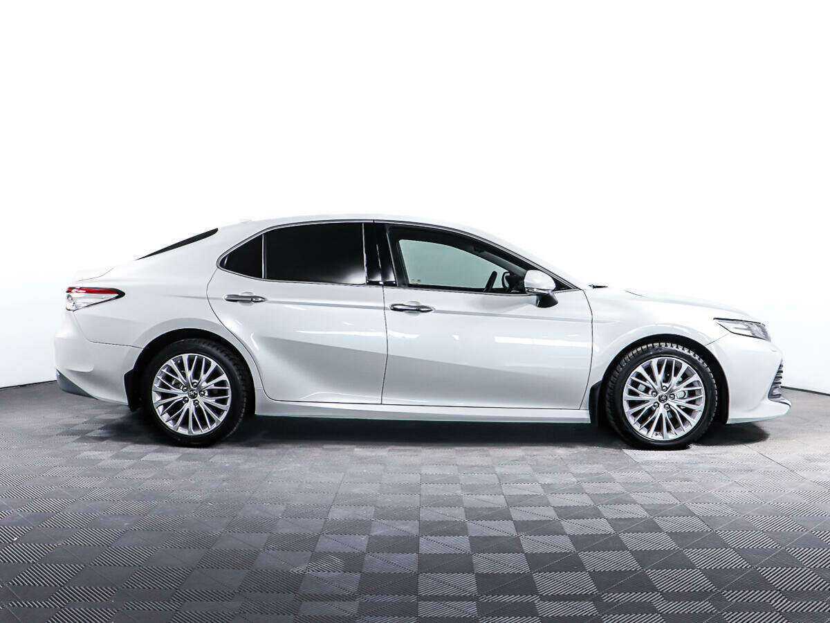 Toyota Camry 2018 года с пробегом. Фото: #3