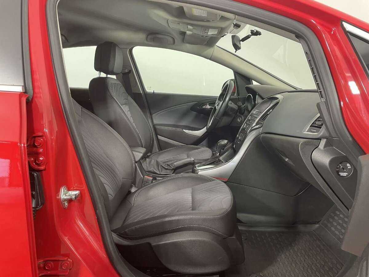 Opel Astra 2013 года с пробегом. Фото: #13