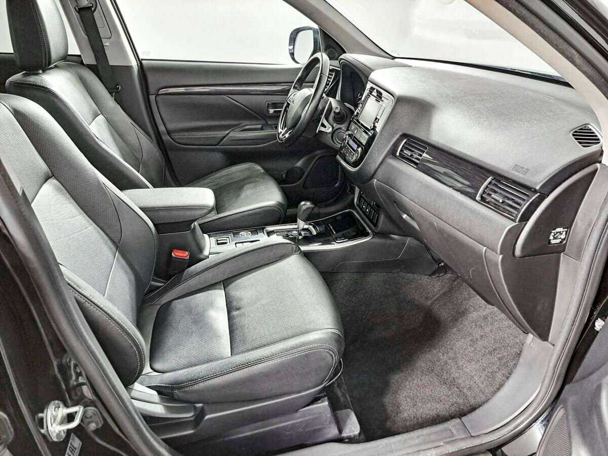 Mitsubishi Outlander 2017 года с пробегом. Фото: #8