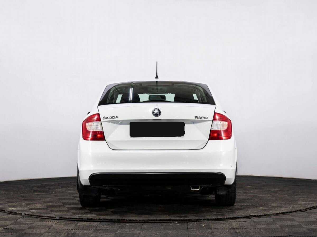 Skoda Rapid 2015 года с пробегом. Фото: #4