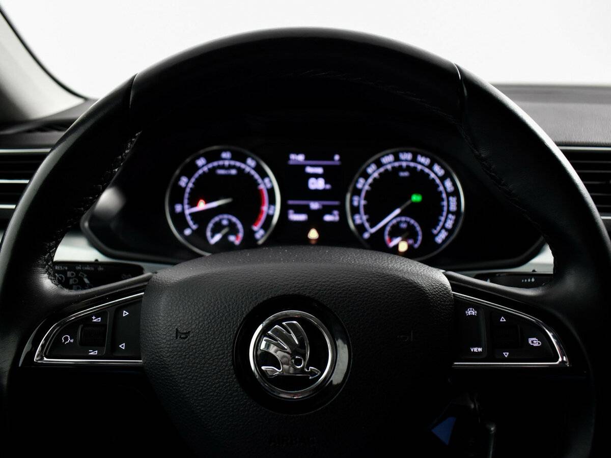 Skoda Superb 2018 года с пробегом. Фото: #12