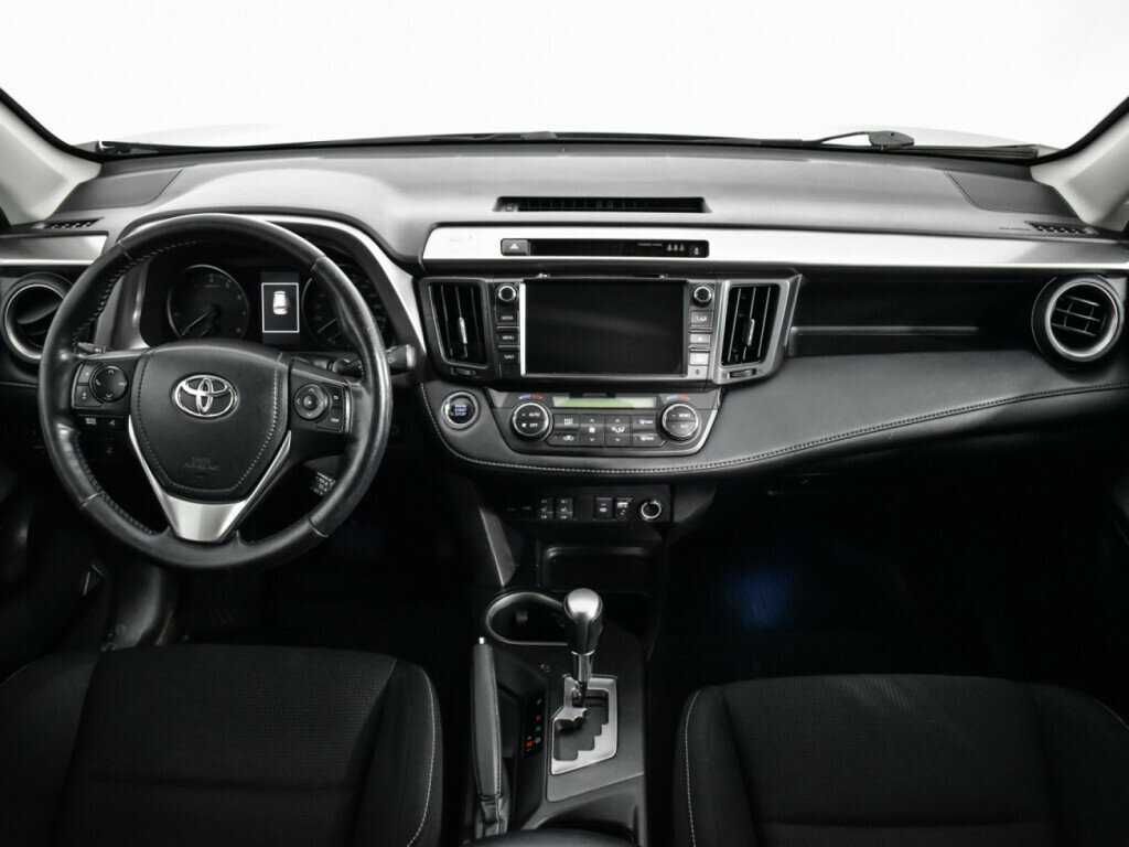 Toyota RAV4 2018 года с пробегом. Фото: #11