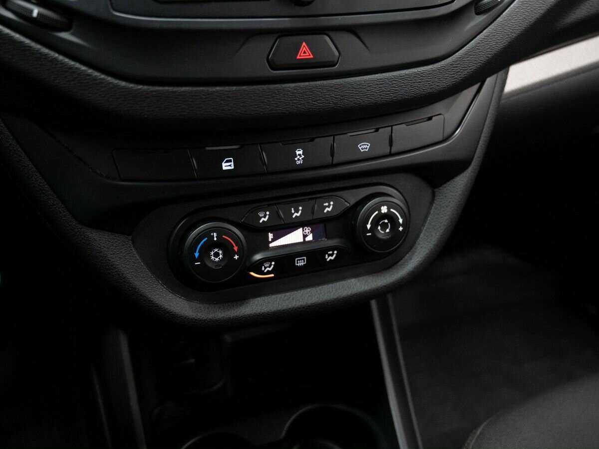 Lada (ВАЗ) Vesta 2021 года с пробегом. Фото: #16