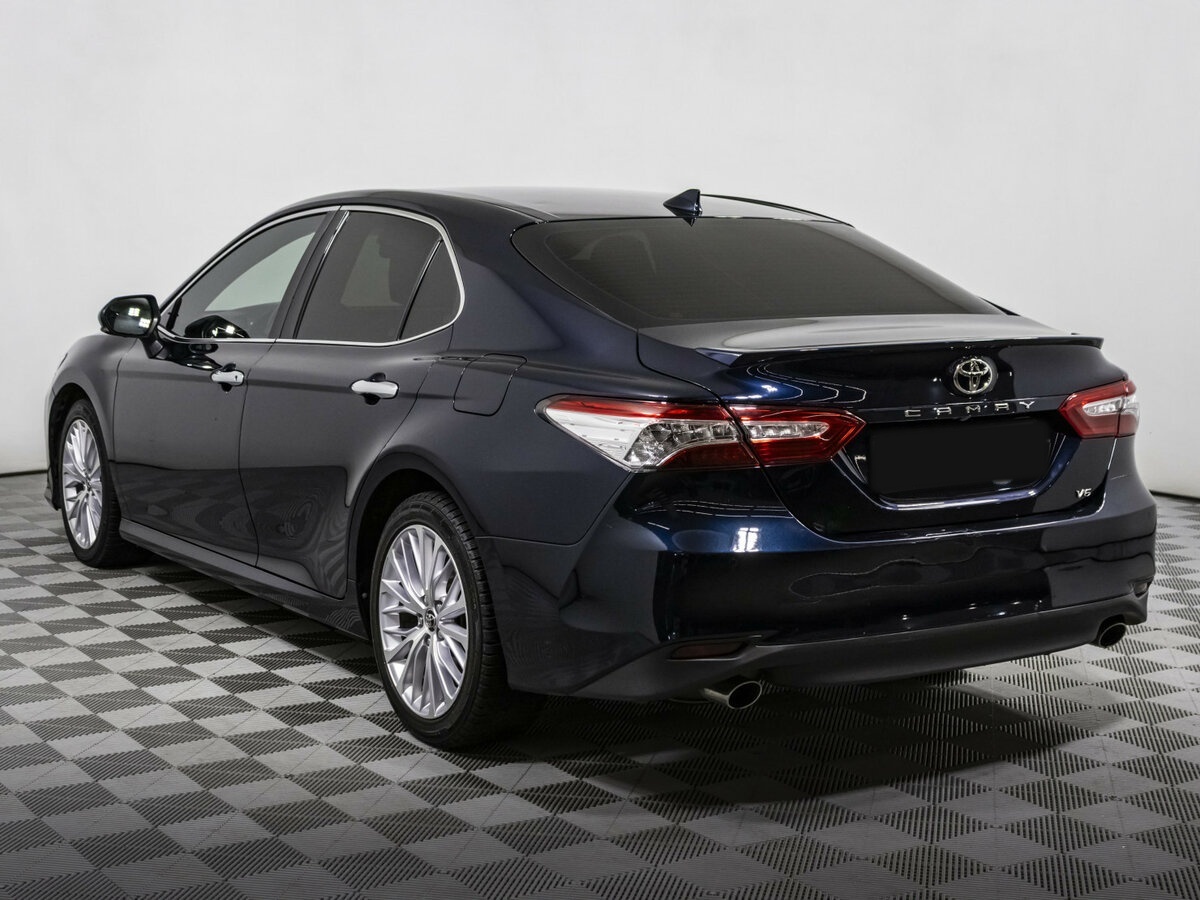 Toyota Camry 2018 года с пробегом. Фото: #5