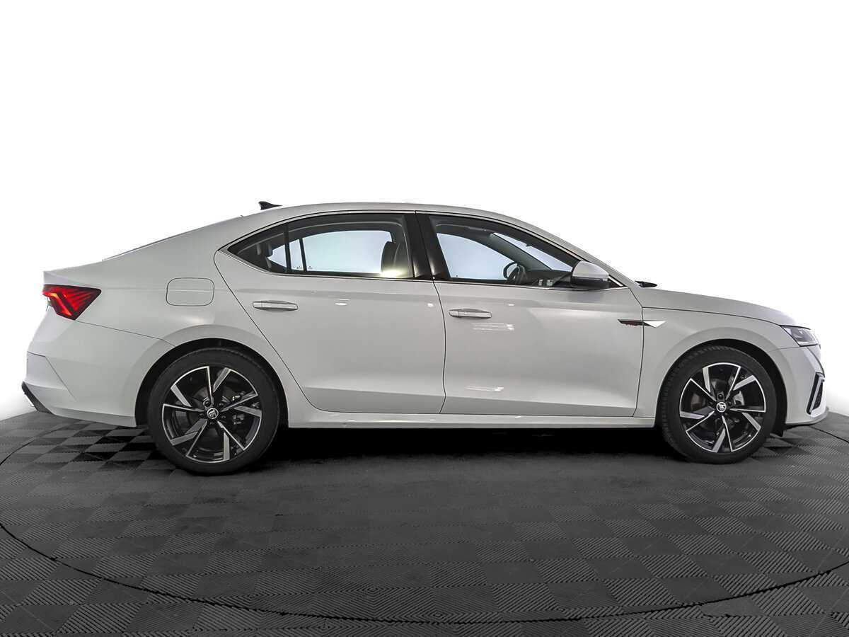 Skoda Octavia 2023 года с пробегом. Фото: #3