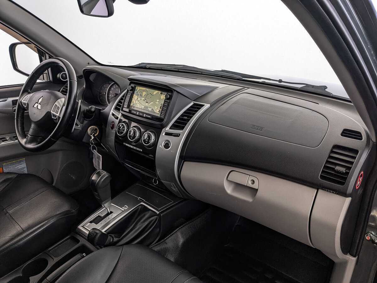 Mitsubishi Pajero Sport 2013 года с пробегом. Фото: #12
