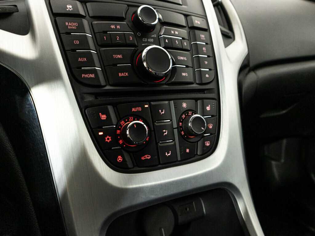 Opel Astra 2012 года с пробегом. Фото: #14