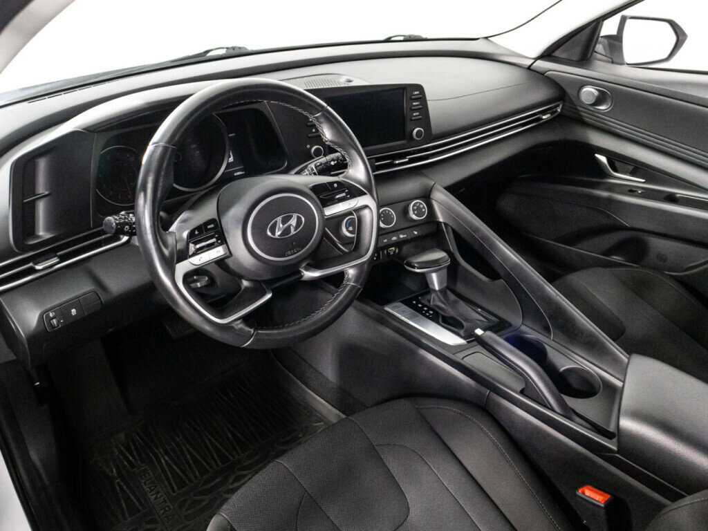 Hyundai Elantra 2021 года с пробегом. Фото: #10