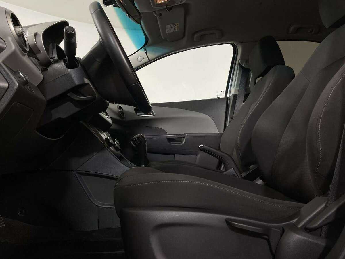 Chevrolet Aveo 2015 года с пробегом. Фото: #7