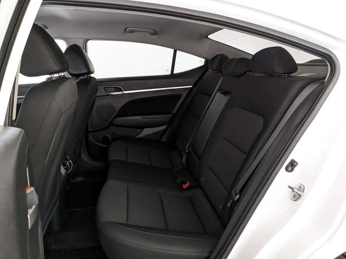 Hyundai Elantra 2020 года с пробегом. Фото: #13