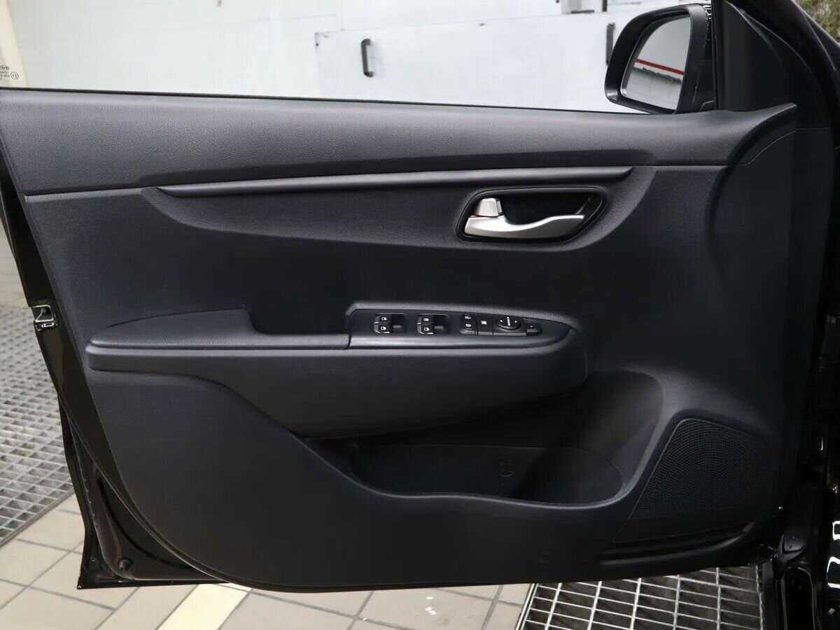 Kia Rio 2021 года с пробегом. Фото: #5