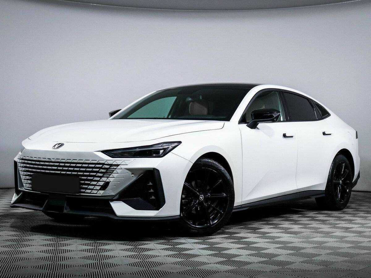 Changan UNI-V 2022 года с пробегом. Посмотреть фото