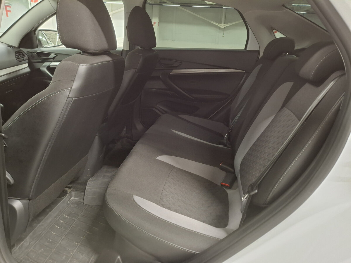 Lada (ВАЗ) Vesta 2023 года с пробегом. Фото: #11