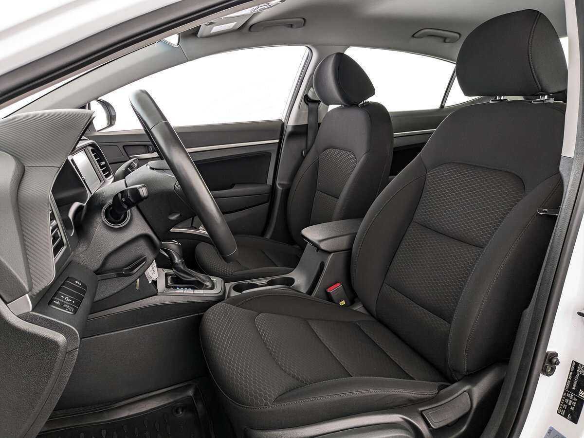 Hyundai Elantra 2020 года с пробегом. Фото: #19